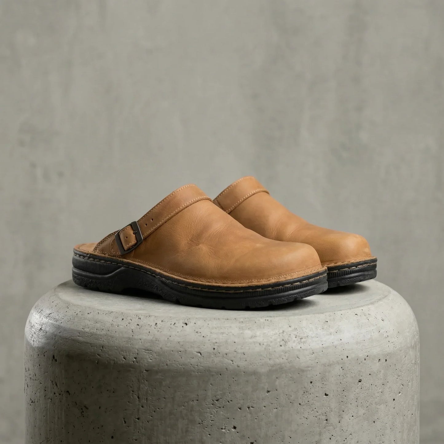 Holverk — Men's Ergonomic Vegan Leather Clog