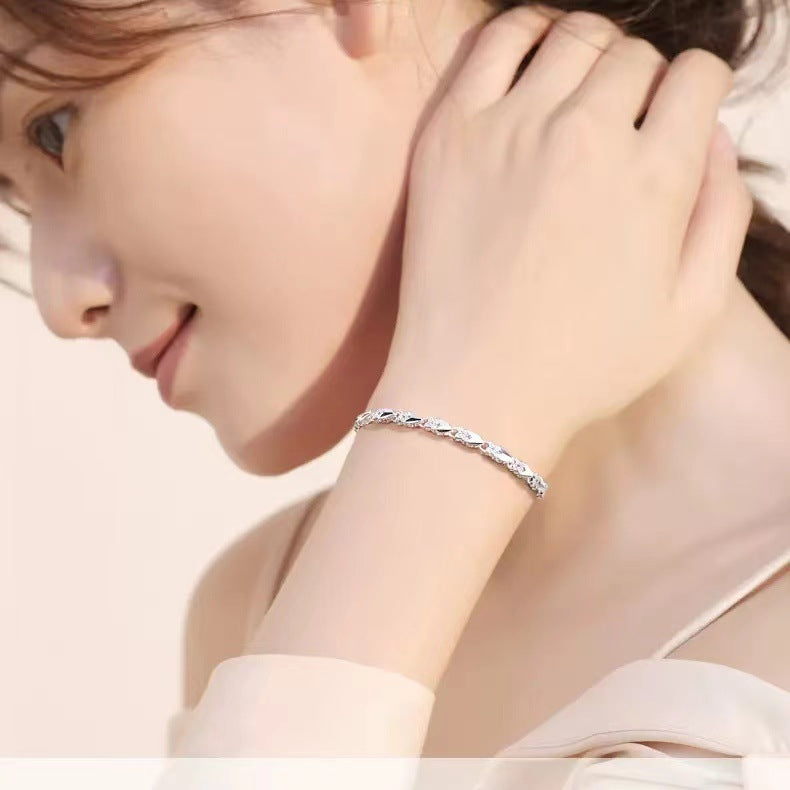 Women's bracelet