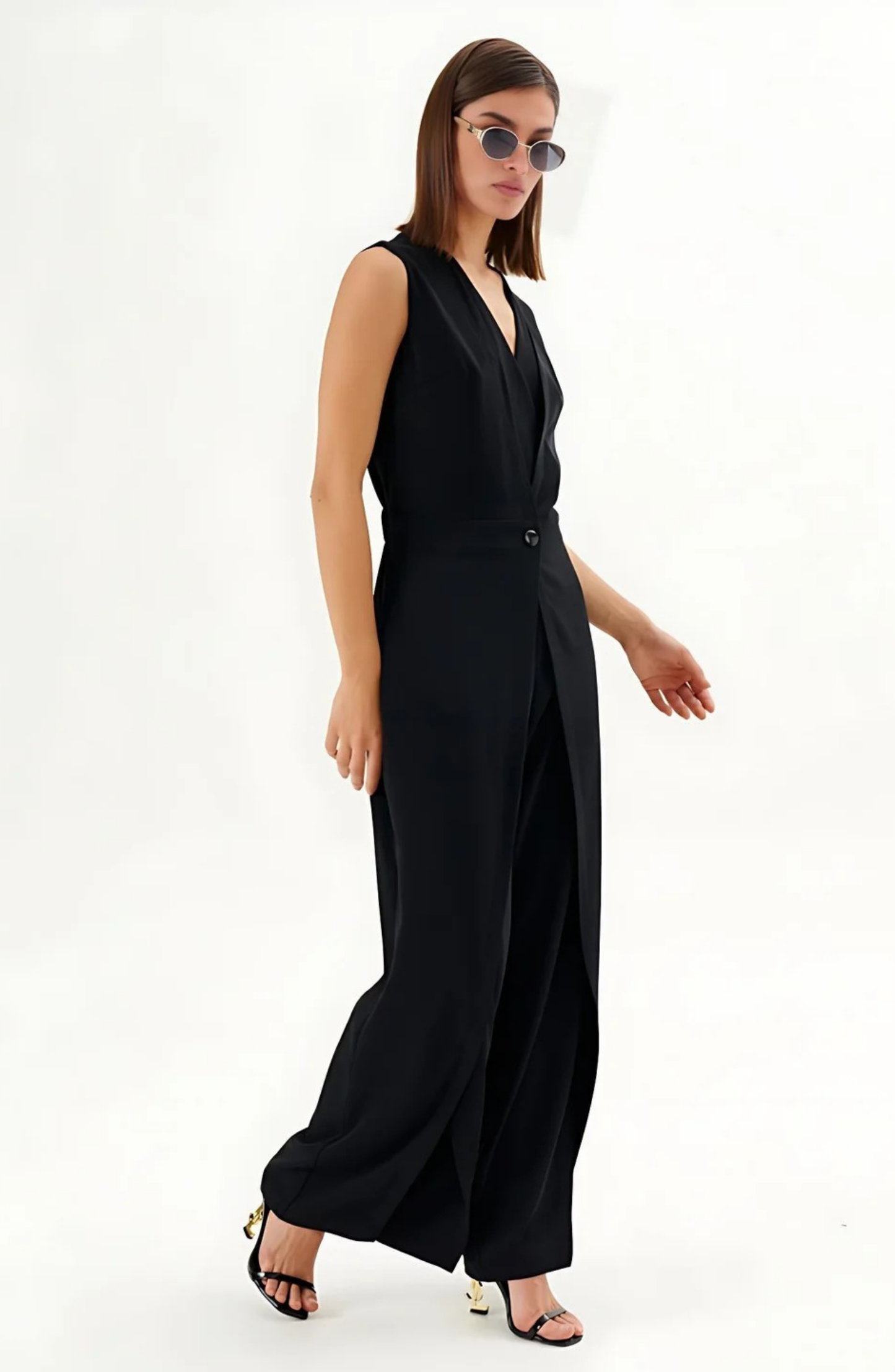 Noirève — Sleeveless V-Neck Jumpsuit