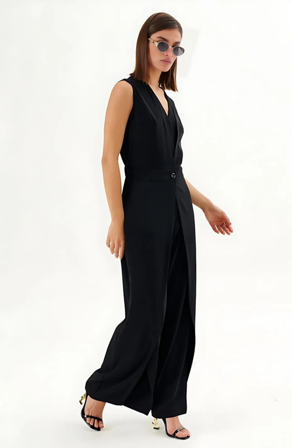 Noirève — Sleeveless V-Neck Jumpsuit