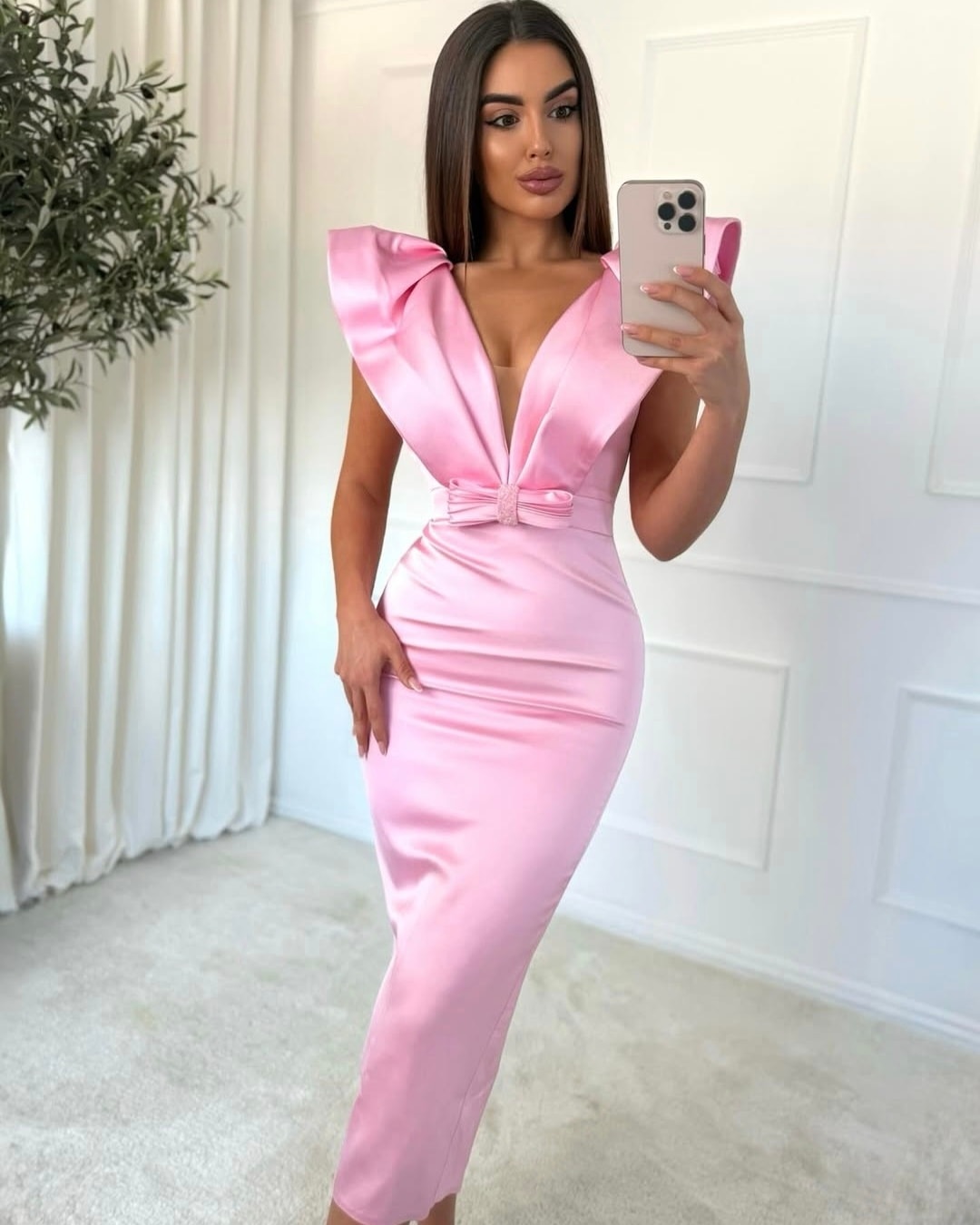 Taisara — Short-Sleeve V-Neck Midi Dress