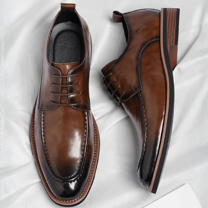 The Lorenzio Oxford Shoes with Polished Leather Refinement