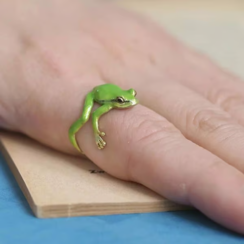 Frog Jewelry Set — Nature-Motif Ring & Earring