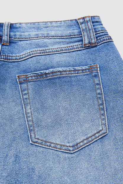 Straight Leg Jeans with Mid Rise