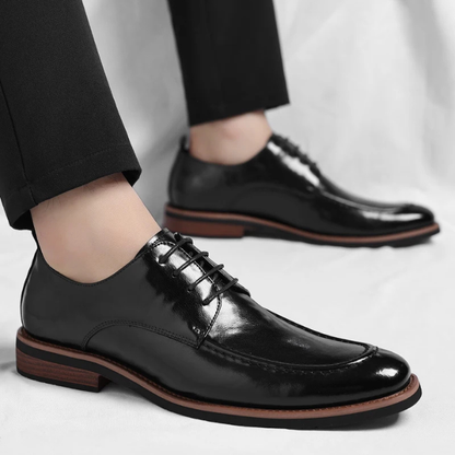 The Lorenzio Oxford Shoes with Polished Leather Refinement
