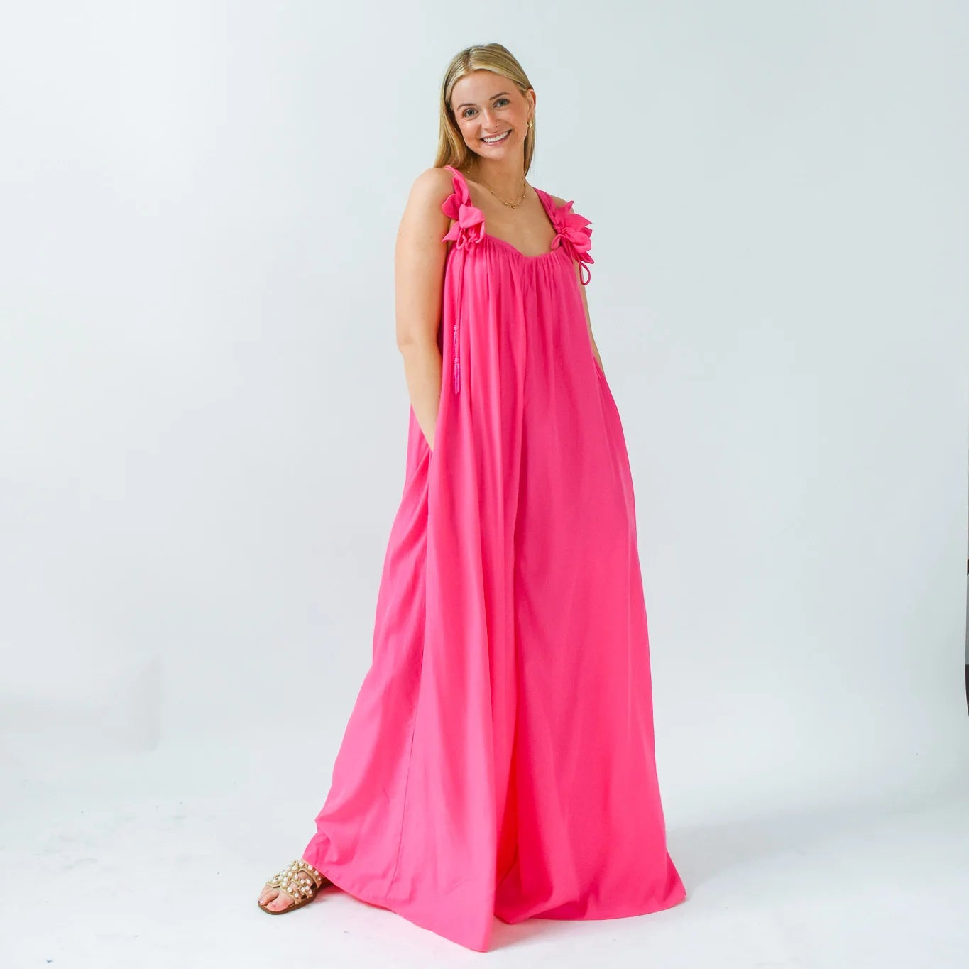 Riri — Women's Floral U-Neck Maxi Dress