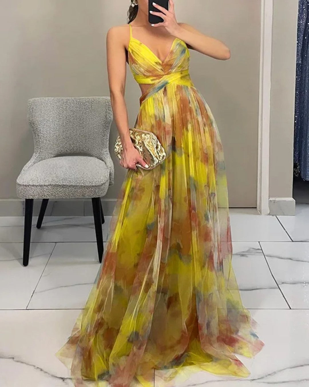Floral Elegance in Maxi Dress