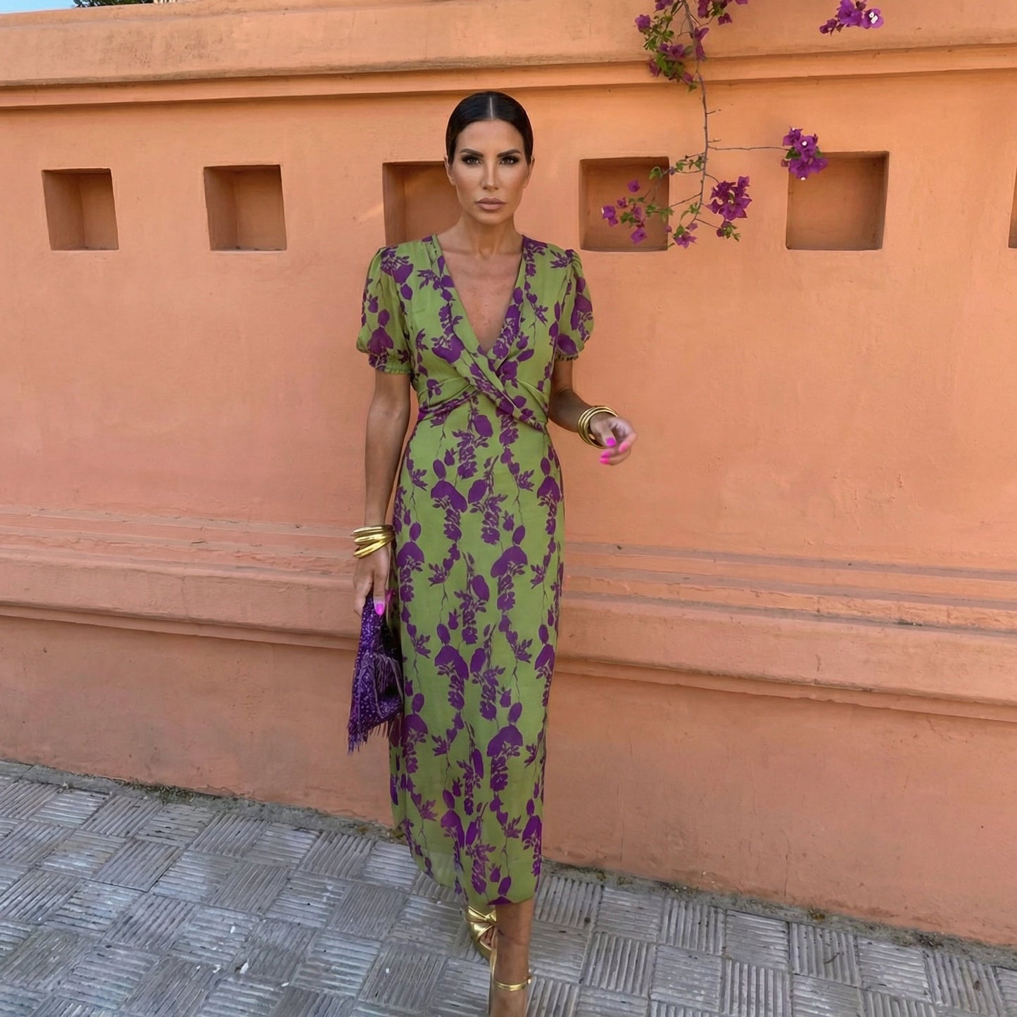 Vera — Elegant V-Neck Puff Sleeve Dress