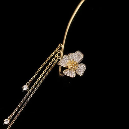 Elegant Simple Ear Clips