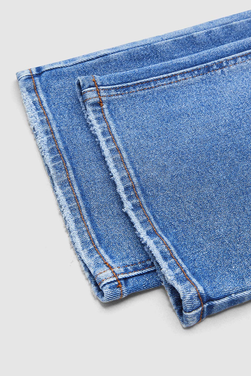 Straight Leg Jeans with Mid Rise