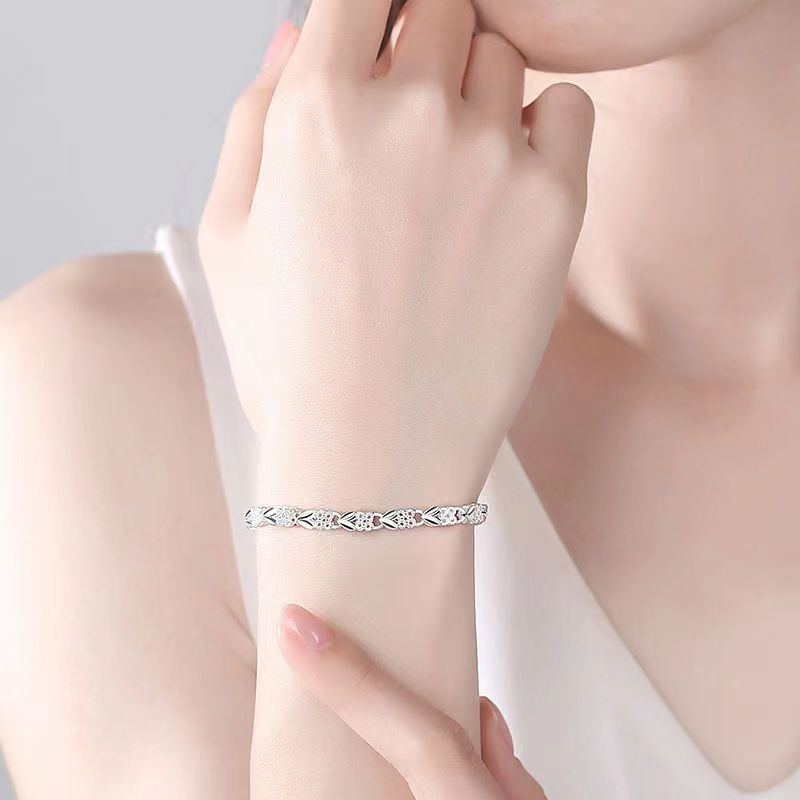 Elegant Women's Bracelet