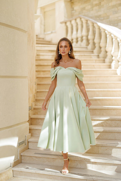 Deliha — Flowy Off-Shoulder Dress
