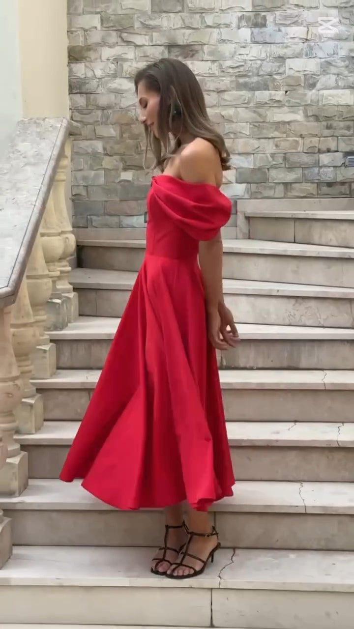 Deliha — Flowy Off-Shoulder Dress