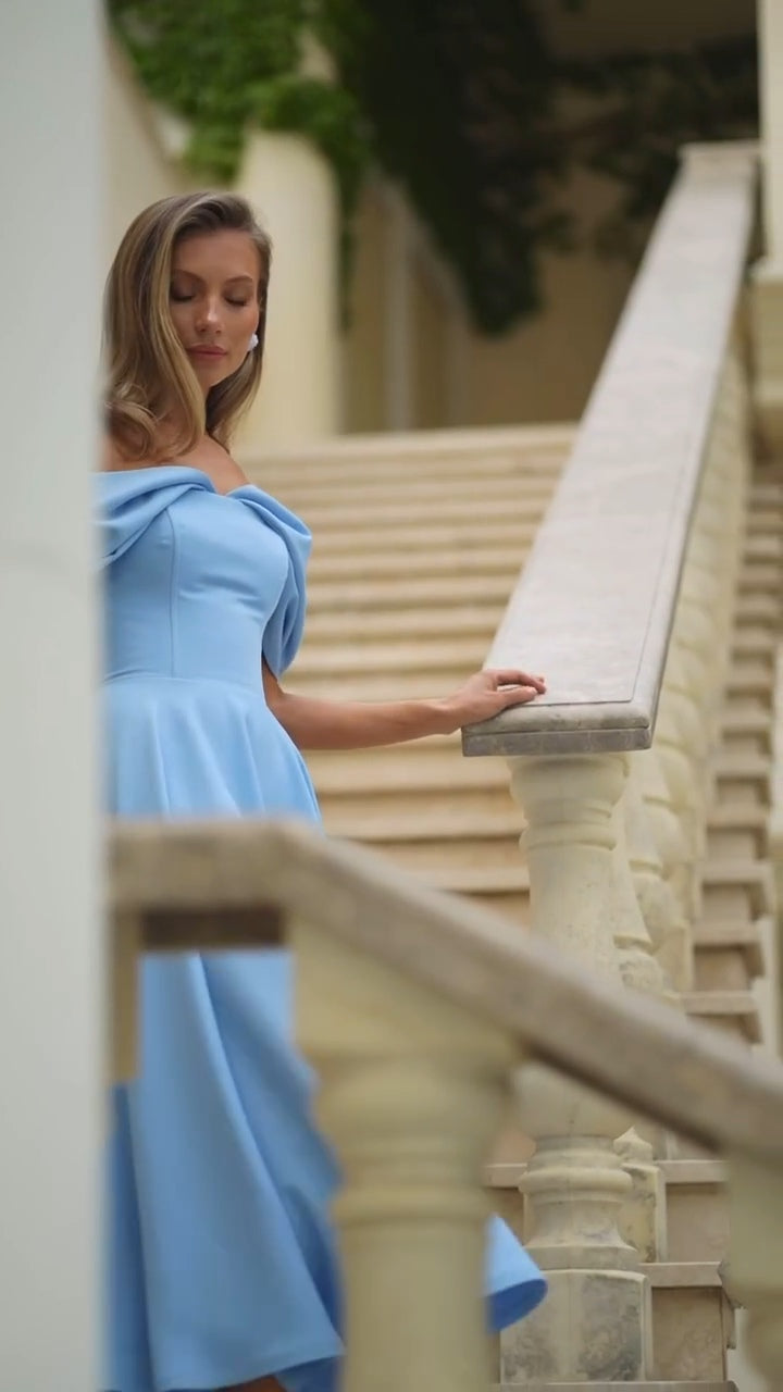 Deliha — Flowy Off-Shoulder Dress