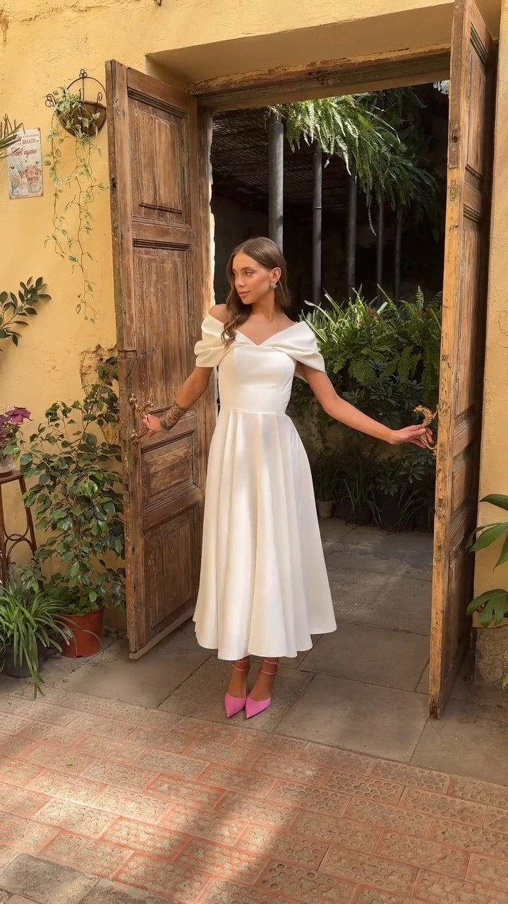 Deliha — Flowy Off-Shoulder Dress