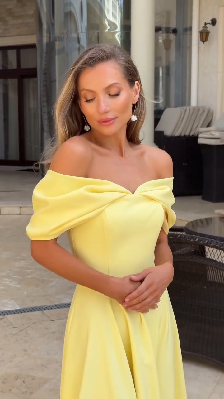 Deliha — Flowy Off-Shoulder Dress